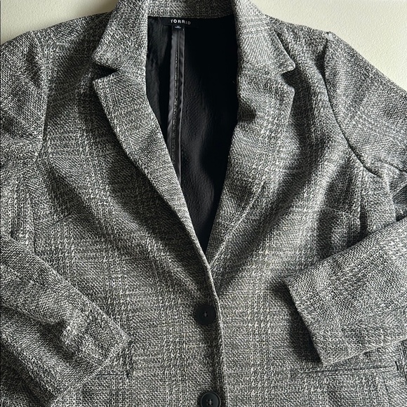 Torrid - Picture 1 of 5